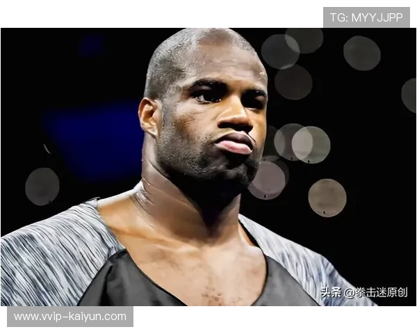 拳击重拳直接击倒对方，赛后被称“本月最佳”的传奇时刻