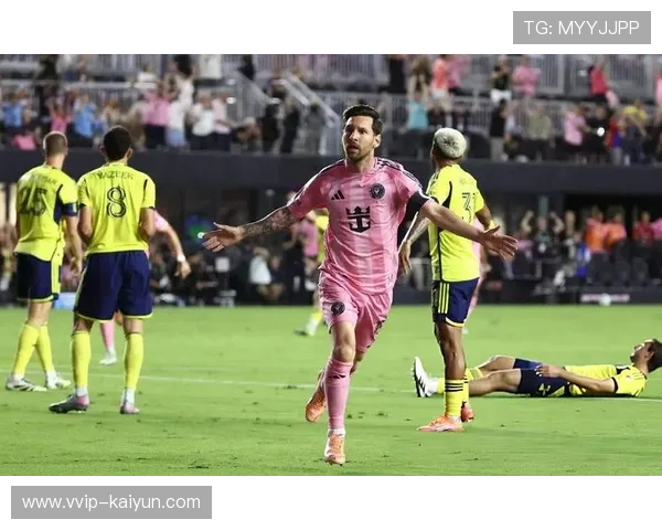 迈阿密国际反击推进，梅西精准挑传